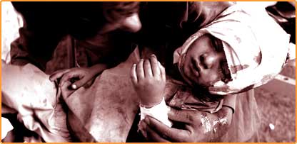 ایوب میڈیکل کمپلیکس میں ایک بچہ اور ایک رضاکار