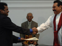 कर्नल करुणा और महिंदा राजपक्षे