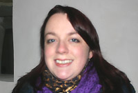 Sara Huws Dehonglydd Eglwys Sant Teilo yn Sain Ffagan 