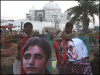 بینظیر کا مزار