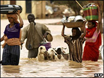 Vítimas de enchentes no Sudão