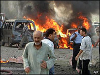 Cena do local de explosão na cidade de Basra