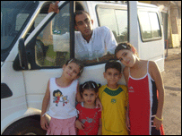 Ghande Judeh com os filhos