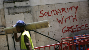 Khẩu hiệu bày tỏ đoàn kết với Hy Lạp tại Lisbon