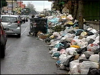 Lixo nas ruas de Nápoles