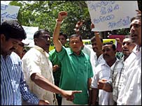 Maj. Gen. Janaka Perera taking part in the protest (photo Athula Bandara)