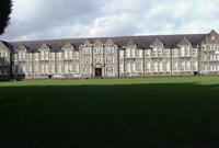 Ysgol Dyffryn Aman Rhydaman