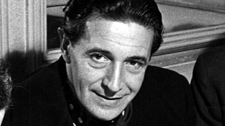 Black and white photo of Ivor Novello