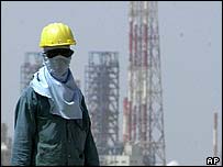 یک کارگر نفتی