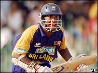 کھلاڑیوں کو جرمانہ