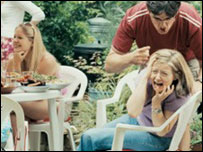 Campanha publicitária contra violência doméstica da instituição de caridade britânica Refuge