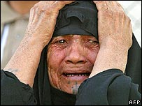 زنی سوگوار در شهرک صدر