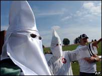 Membros da KKK na Pensilvânia em 2004 (AP)