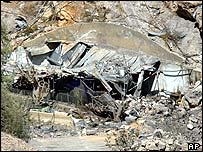 Уламки на місці ізраїльського удару