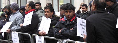 Protest in front of Indian High Commission (photo Saroj Pathirana)