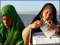 بابک پیامی کی فلم میں ایک دُور دراز ایرانی جزیرے کی عورتیں پہلی بار ووٹ کا حق استعمال کر رہی ہیں 