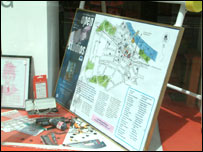 Bảng thông báo về kỳ triển lãm ở Putney