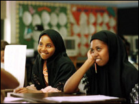 Crianças africanas em escola de Nova York (Foto: New York Public Library)