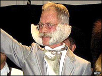 Karl Heinz Hille, campeão mundial de barba e bigode