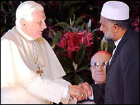 Bento 16 e Sheikh Shardy, que representa os muçulmanos na Austrália. Foto: AP /William West,POOL