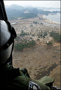 Trực thăng Mỹ đang đóng vai trò lớn cho việc chuyển hàng cứu trợ