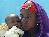 امينه لوال به اتهام زنای محسنه به سنگ سار شدن محکوم شد اما بعد اين حکم لغو شد