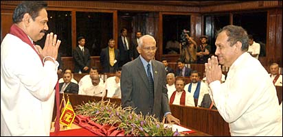 UNP Democratic Group joining Rajapaksa administration in 2007