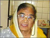 एक बुज़ुर्ग महिला