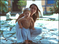 Lais Mendes Pimentel e o filho Francisco Bondioni