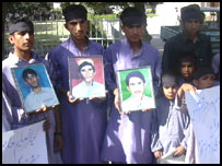 مری قبیلے کے سٹوڈنٹس  