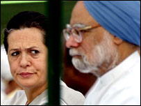 سونیا گاندھی اور منموہن سنگھ، فائل فوٹو