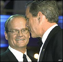 Ngôi sao truyền hình Kelsey Grammer ủng hộ ông Bush