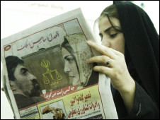 شهلا جاهد در نمایی از فیلم کارت قرمز