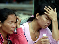 Người thân chờ tin của nạn nhân vụ sập cầu