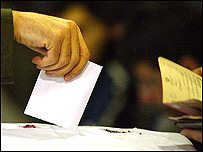 مالاکنڈ کے عوام نے بھی پہلے کا پھر ووٹ کی پالیسی اپنائی ہوئی ہے۔