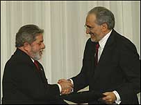 O presidente Lula e o seu colega boliviano, Carlos Mesa (foto: Ricardo Stuckert/Agência Brasil)  