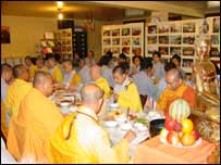 Sinh hoạt tại một chùa Việt Nam ở nước ngoài