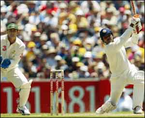 सहवाग की धुआँधार बल्लेबाज़ी