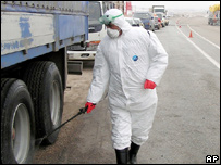 ضد عفونی کردن خود روها در مرز مشترک ايران و ترکيه