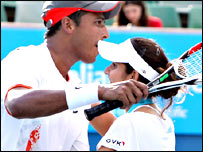 महेश भूपति और सानिया मिर्ज़ा (फ़ाइल फ़ोटो)