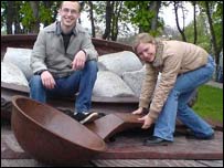 У Полтаві 1 квітня цього року було відкрито споріднений пам'ятник - галушці