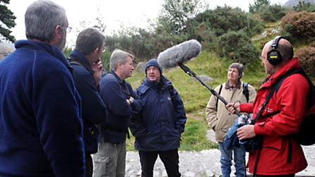 Rhai o griw Galwad Cynnar ar gychwyn y daith