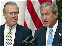 O secretário de Defesa dos EUA, Donald Rumsfeld, e o presidente americano, George W. Bush