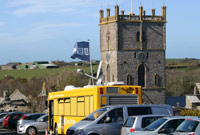 Bws BBC Cymru yn Nhyddewi