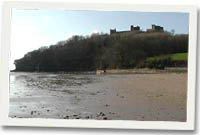 Castell a thraeth Llansteffan