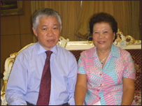 Bà Tư Hường và phóng viên Xuân Hồng