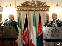 ماسيمو دالما و دادفر اسپنتا، وزيران خارجه ايتاليا و افغانستان