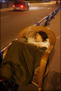 Chineses deixaram suas casas com medo de novo tremor