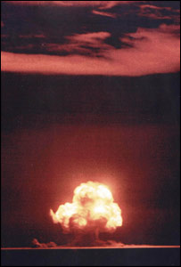 Vụ nổ bom nguyên tử mang mã số Trinity (Ba Ngôi)