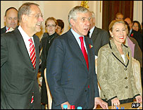 استرا در سفر به مسکو در کنار خاوير سولانا